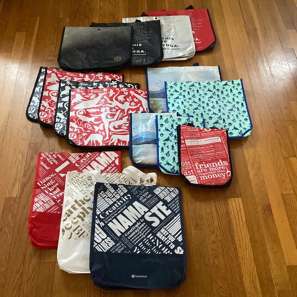HUGE lot of lululemon shopper totes